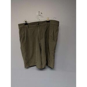 G.H. Bass & Co Men's Olive Green Shorts Size 32 x 9.5 Inseam